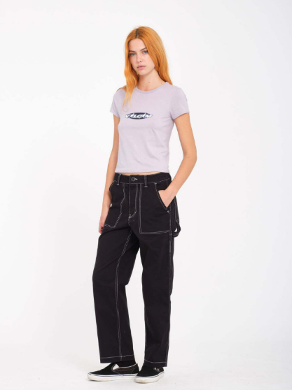 Volcom des vêtements streetwear stylés et fonctionnels pour les passionnés de glisse et de liberté