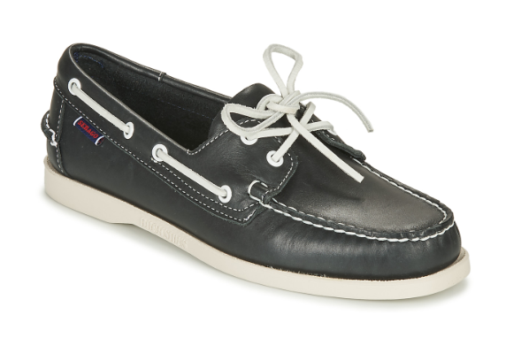 Sebago propose des chaussures de qualité qui allient confort et style pour les hommes et femmes actifs au quotidien